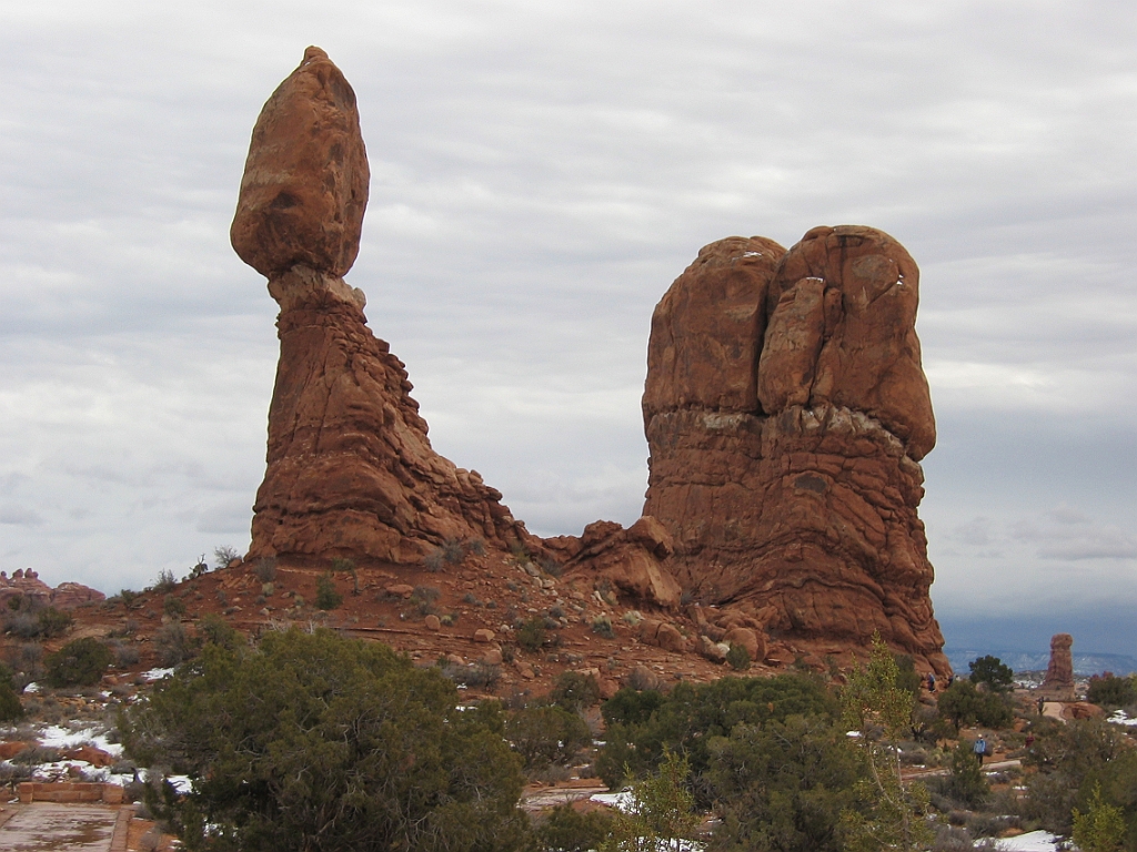174 Arches - Balanced rock.jpg